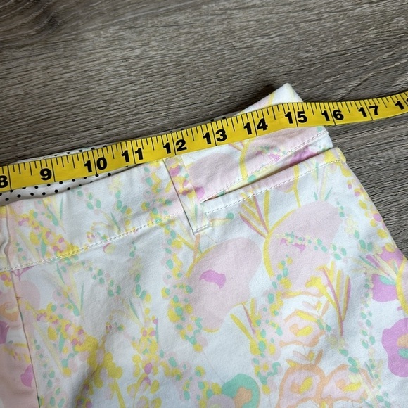 Talbots Women’s Mid-Rise Perfect Crop Capris Pants Abstract Floral White Sz 4 - Picture 8 of 12